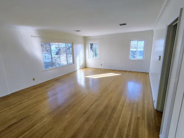 9760 Charleville Blvd #Penthouse C, Beverly Hills, CA 90212