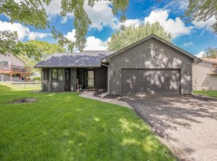 16408 Griffon Trl, Lakeville, MN 55044