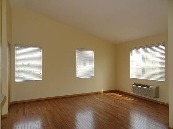 3rd image of 1431 Silverstone Dr