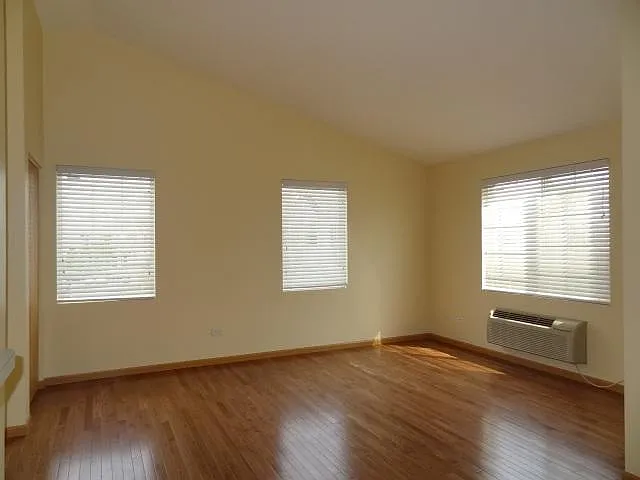 1431 Silverstone Dr — Photo 3