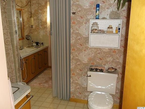 Home for Sale in Quincy, IL $159,900