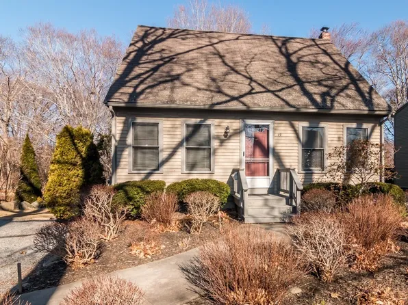 49 Jerdens Ln, Rockport, MA 01966