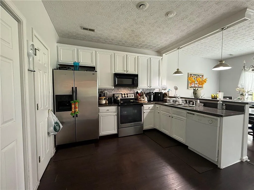 3 bed, 3.0 bath, $1,750 — Photo 4