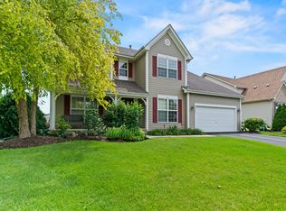 1307 Amberwood Dr, Crystal Lake, IL 60014