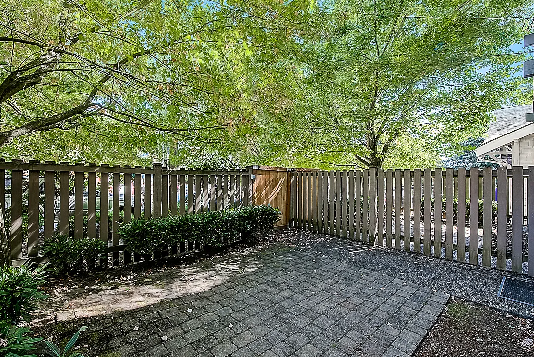 Front Porch - 4309 8th Ave NE