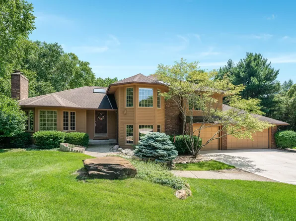 8675 Colony Ln, Kalamazoo, MI 49009