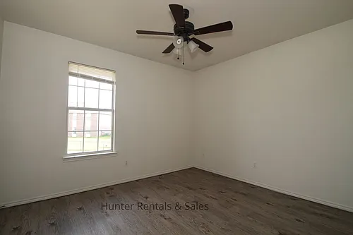 1710D Spring Rose Cir Photo 1