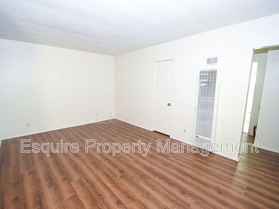 3rd image of 1700 Ventura Blvd #1B