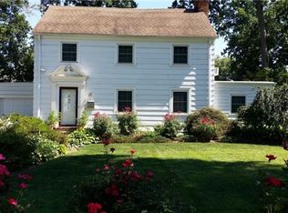 78 Maple Dr, Great Neck, NY 11021