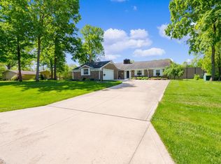 1301 Deerlick Dr, Columbus, OH 43228