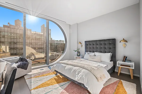 Sold by Corcoran | media 21