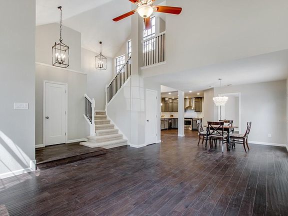 5th image of 224 Leisure Ln
