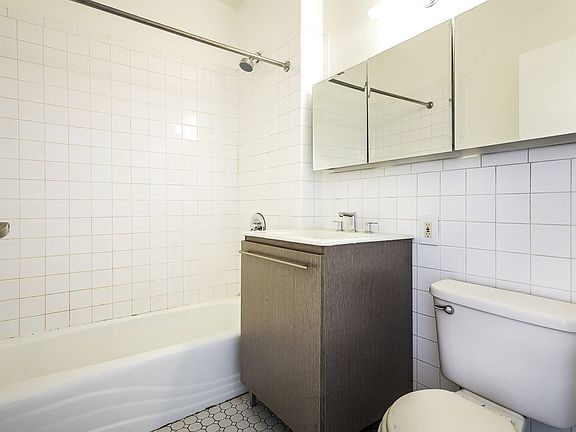5th image of 204 Huntington St APT 2H