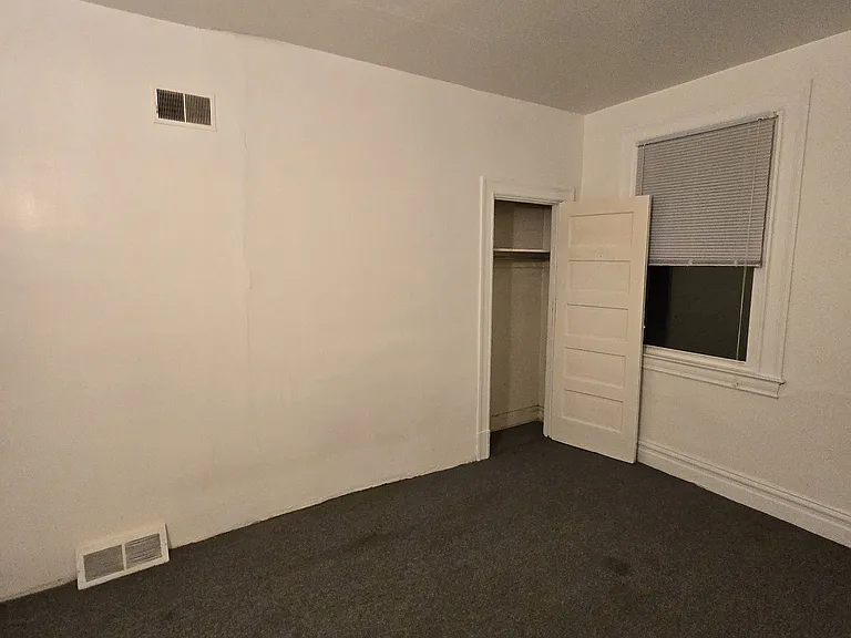2841 Centre Ave #7 — Photo 5
