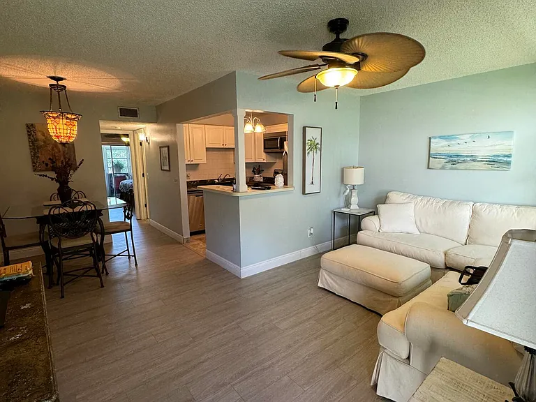 33 Lake Vista Trl #104 — Photo 3