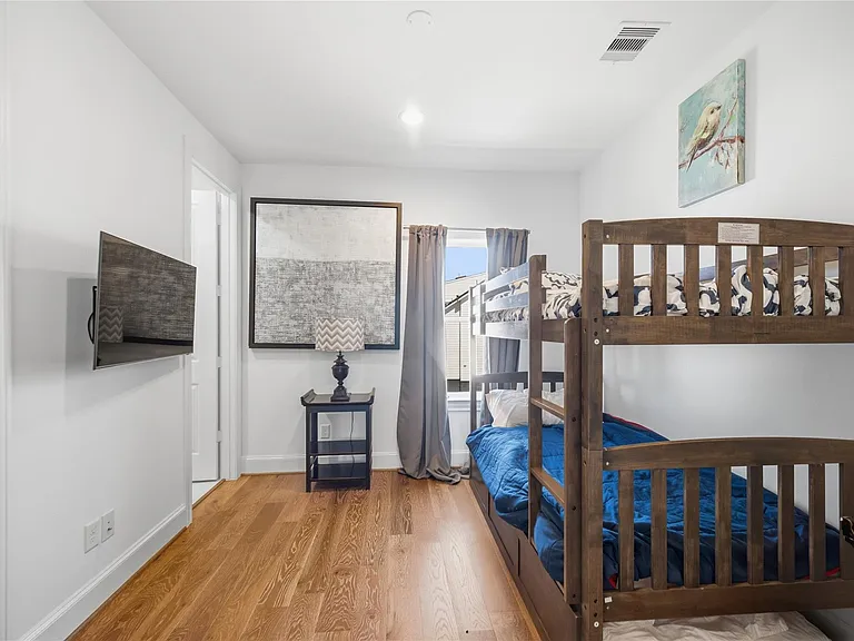 707 Bringhurst St — Photo 12