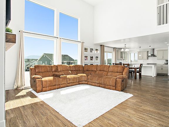 5th image of 558 N Grand Tour Dr