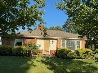 1359 Redfields Rd, Appomattox, VA 24522