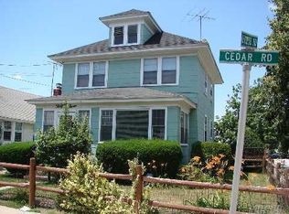 37 Cedar Rd, Inwood, NY 11096