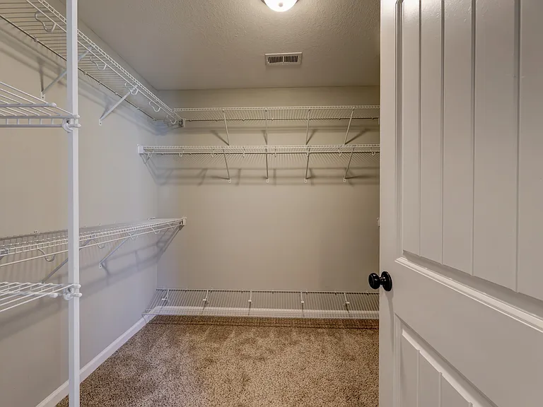 1008 Meadowview Ln — Photo 41