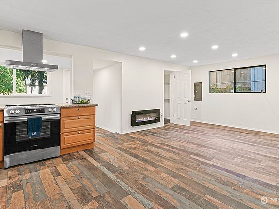 2nd image of 11414 205th Avenue E