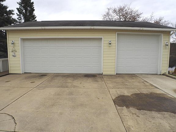 2nd image of 3019 Loehrs Landing Dr