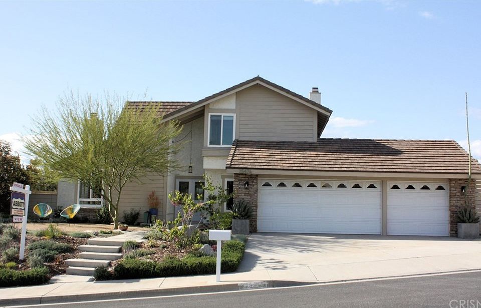 1st image of 25476 Cariz Dr