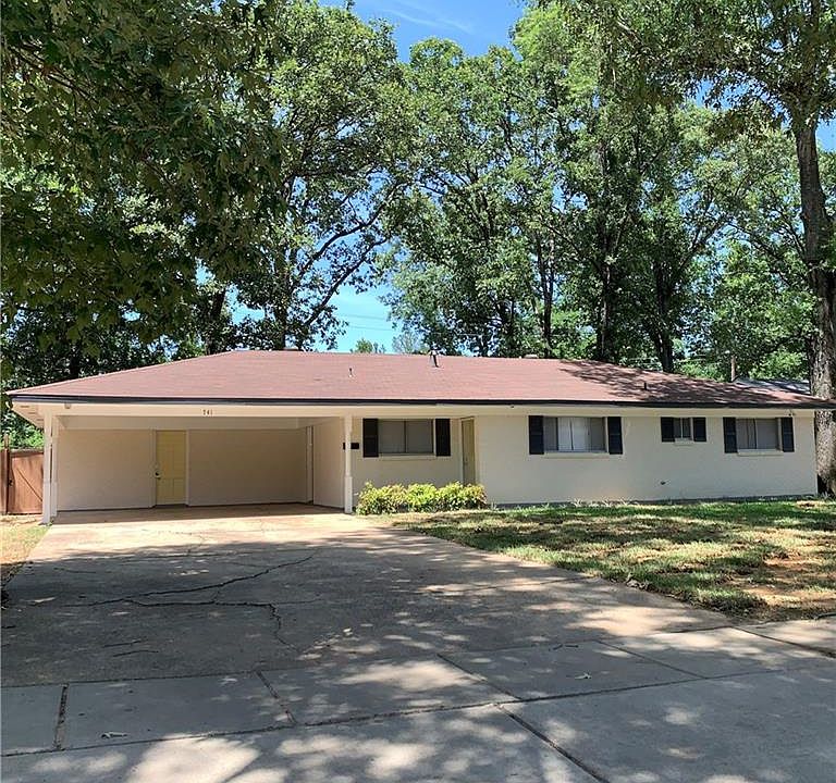 1st image of 741 Woodmont Pl