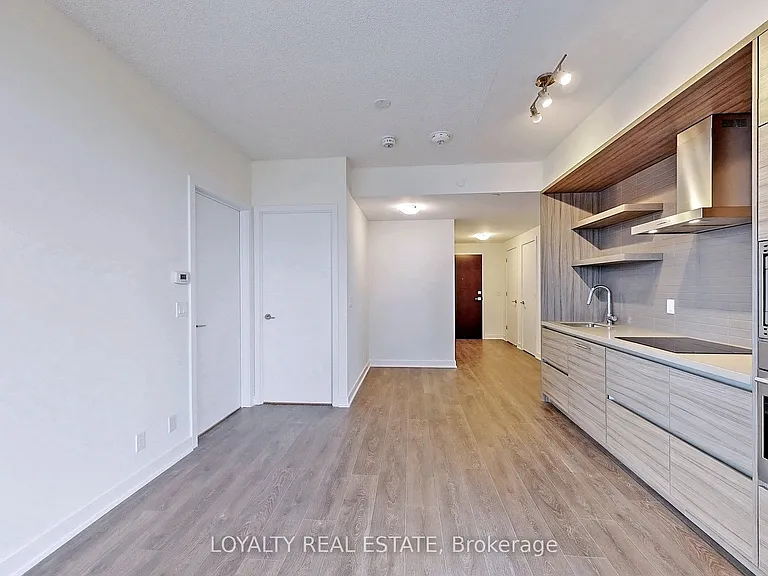 2221 Yonge St #1705 — Photo 17