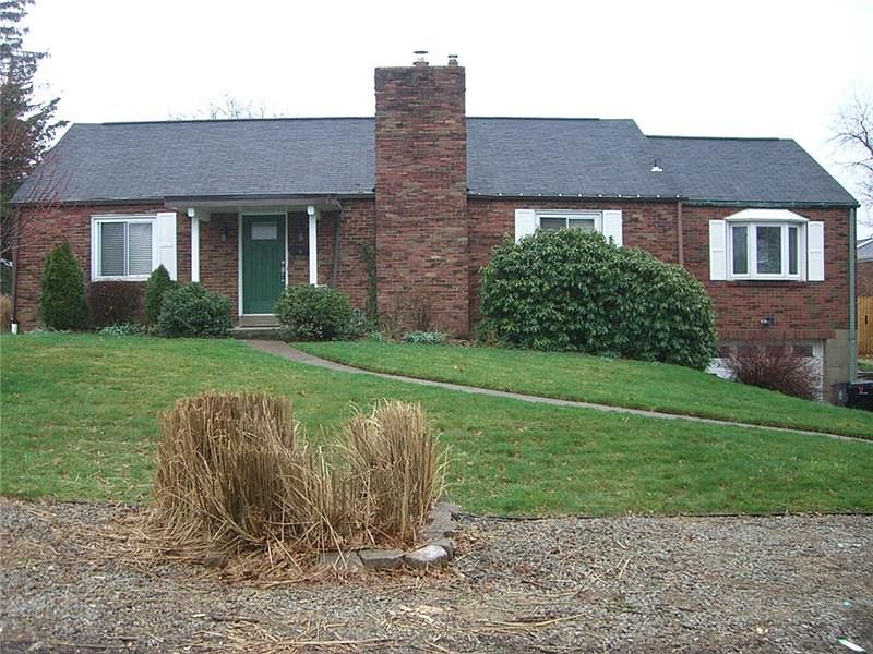 1st image of 135 Meadowbrook Dr
