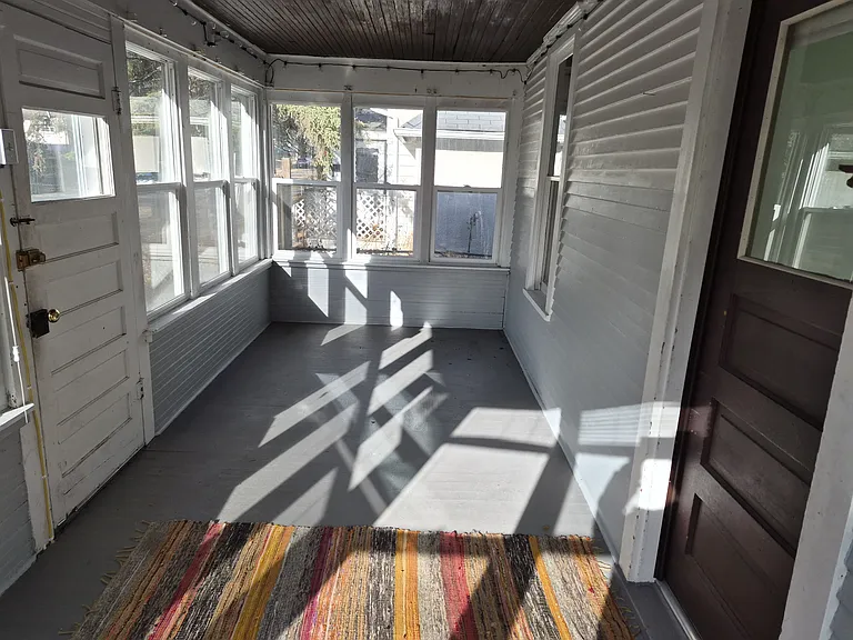 2622 Upton Ave N — Photo 18