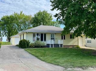 518 W 20th St, Carroll, IA 51401