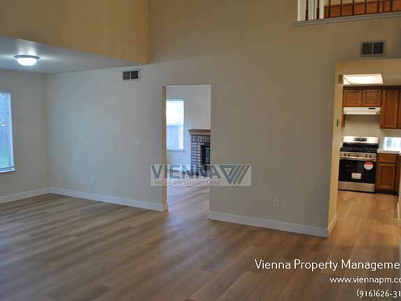 4th image of 3319 Groveland Way