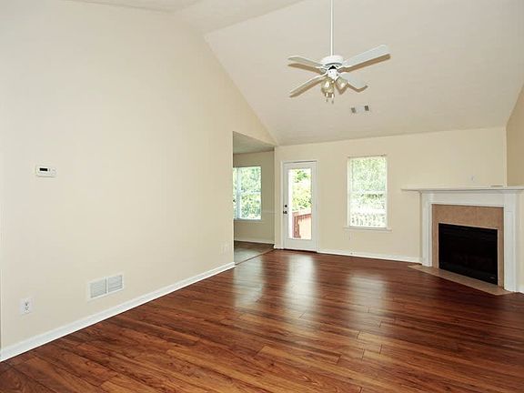 2nd image of 3119 Meadow Point Dr