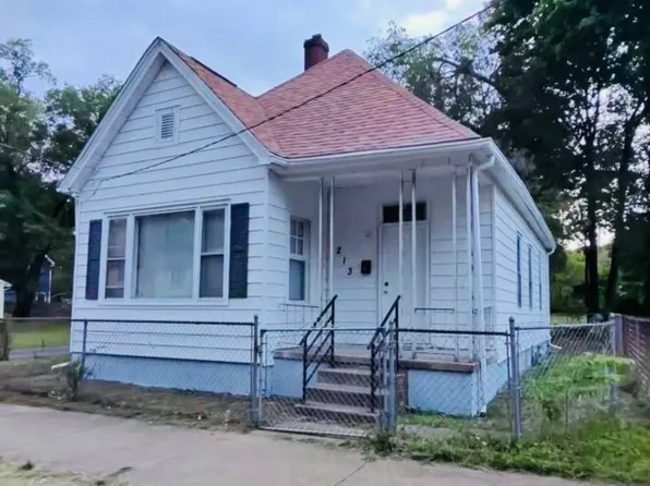 213 N Webster St, Peoria, IL 61605