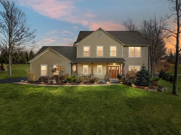 9127 Whistling Swan Ln, Manlius, NY 13104