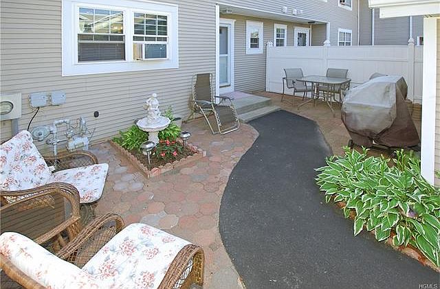 1st image of 26 Brookside Dr W