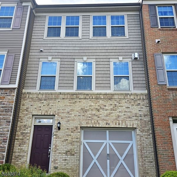 1st image of 76 Albert Ct