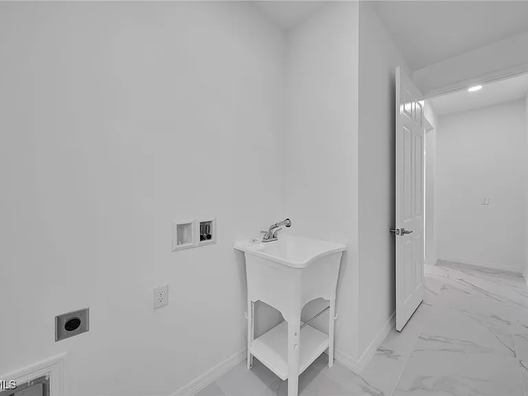 312 Harrison Dr — Photo 17