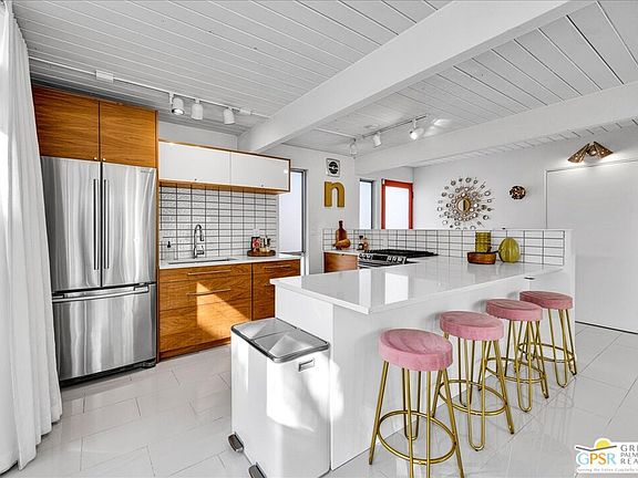 4th image of 439 E Racquet Club Rd