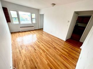 32-06 190th St #2F, Flushing, NY 11358