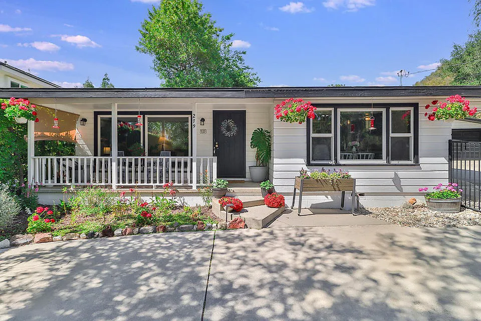 3 bed, 1270 sqft, $7,200 — Photo 4