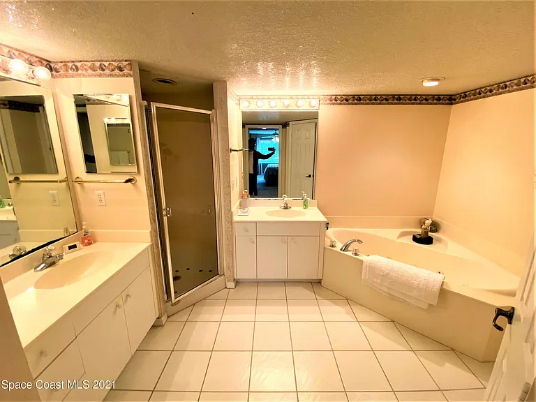 603 Shorewood Dr #F206 — Photo 8