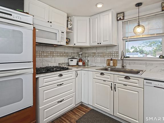 2nd image of 10 Glenmoor Drive