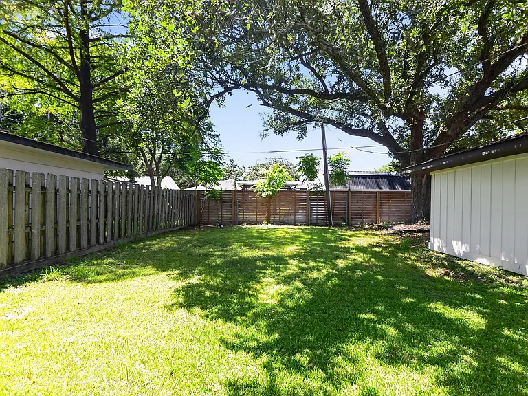 5675 Sylmar Rd — Photo 30