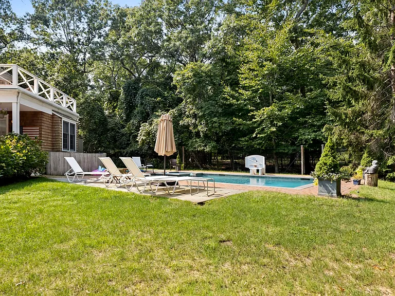 16 Alexis Ct — Photo 40