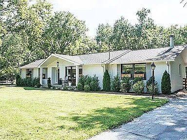 1st image of 1009 Chapel Ct