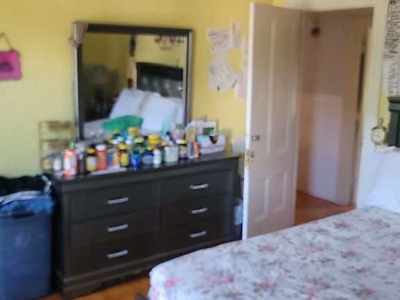 4th image of 68 Jenkins Ave