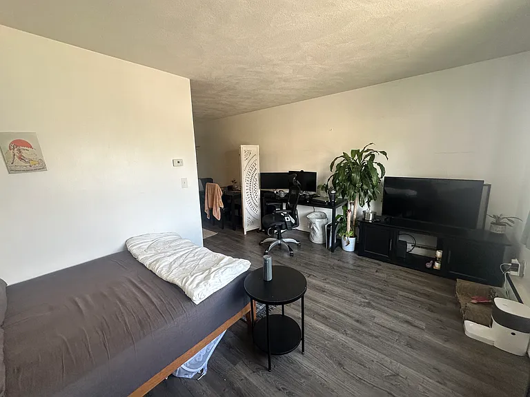 35 Glencoe St #24 — Photo 1
