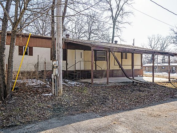 3rd image of 4017 White Oak Road